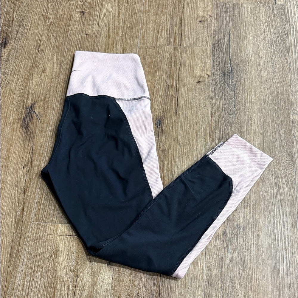 Nike Women's Black and Pink Leggings